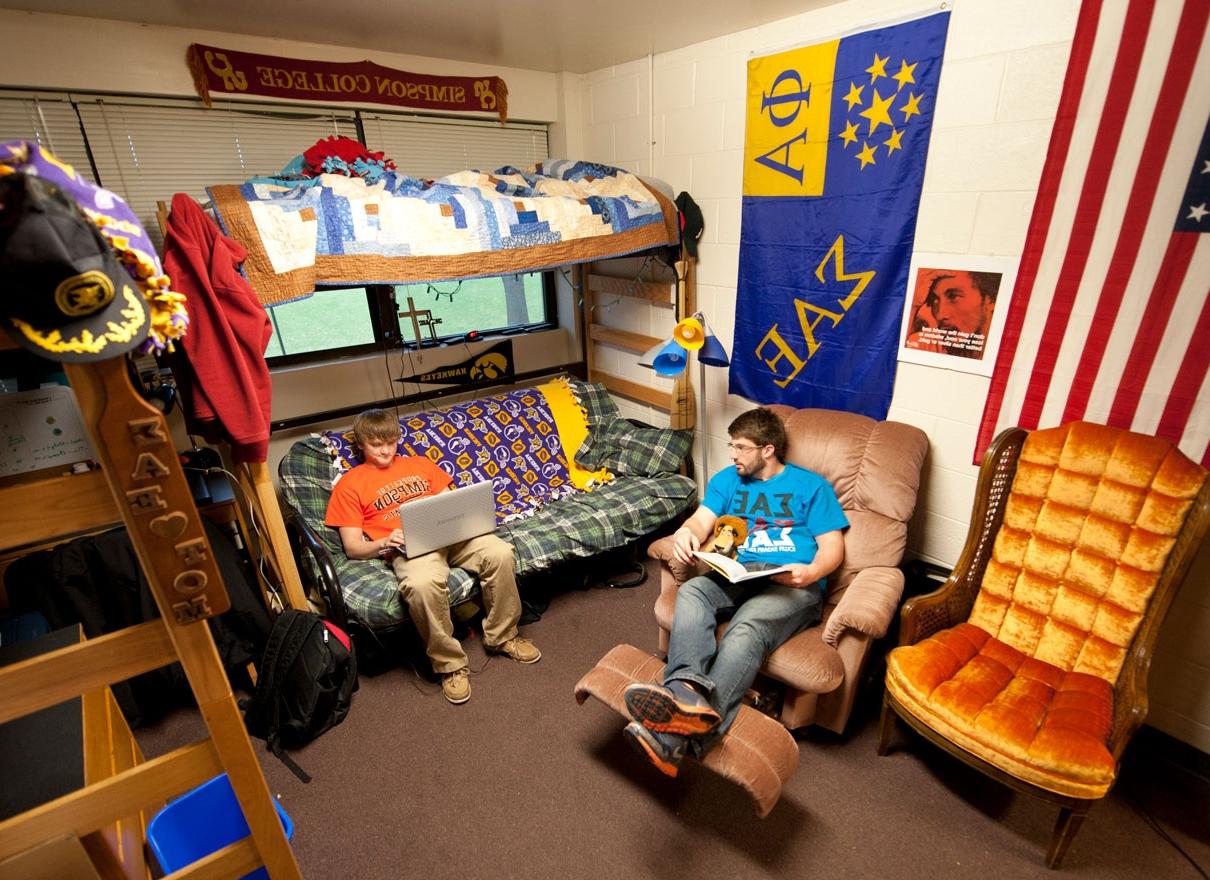 guys in dorm room